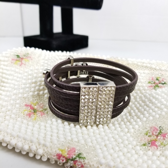 Cuff Bracelet Magnetic Snap - Picture 2 of 8